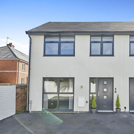 Modern Home In Derby City Centre - Free Gated Parking ภายนอก รูปภาพ