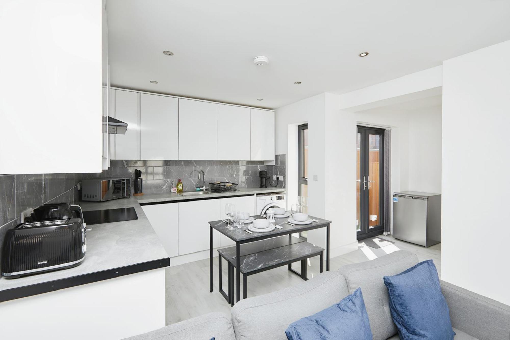 Modern Home In Derby City Centre - Free Gated Parking ภายนอก รูปภาพ