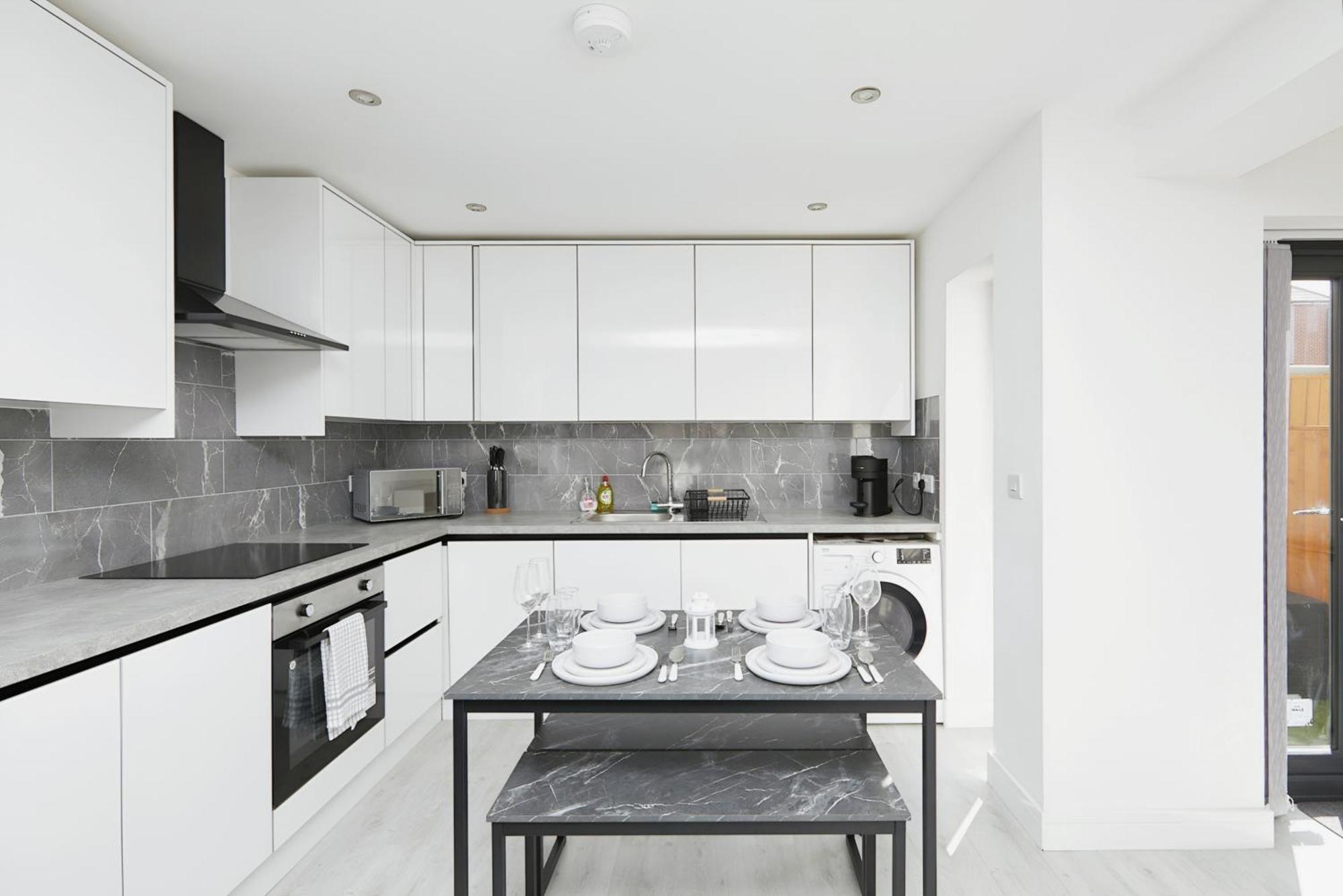 Modern Home In Derby City Centre - Free Gated Parking ภายนอก รูปภาพ