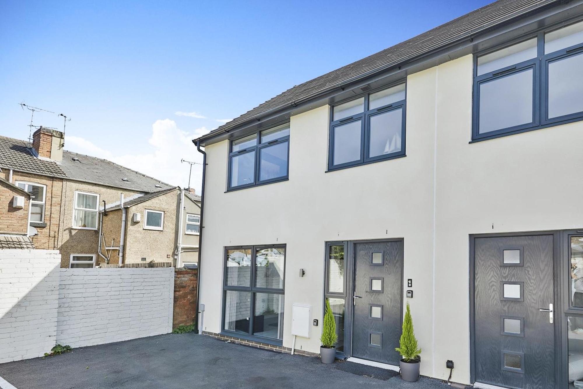 Modern Home In Derby City Centre - Free Gated Parking ภายนอก รูปภาพ